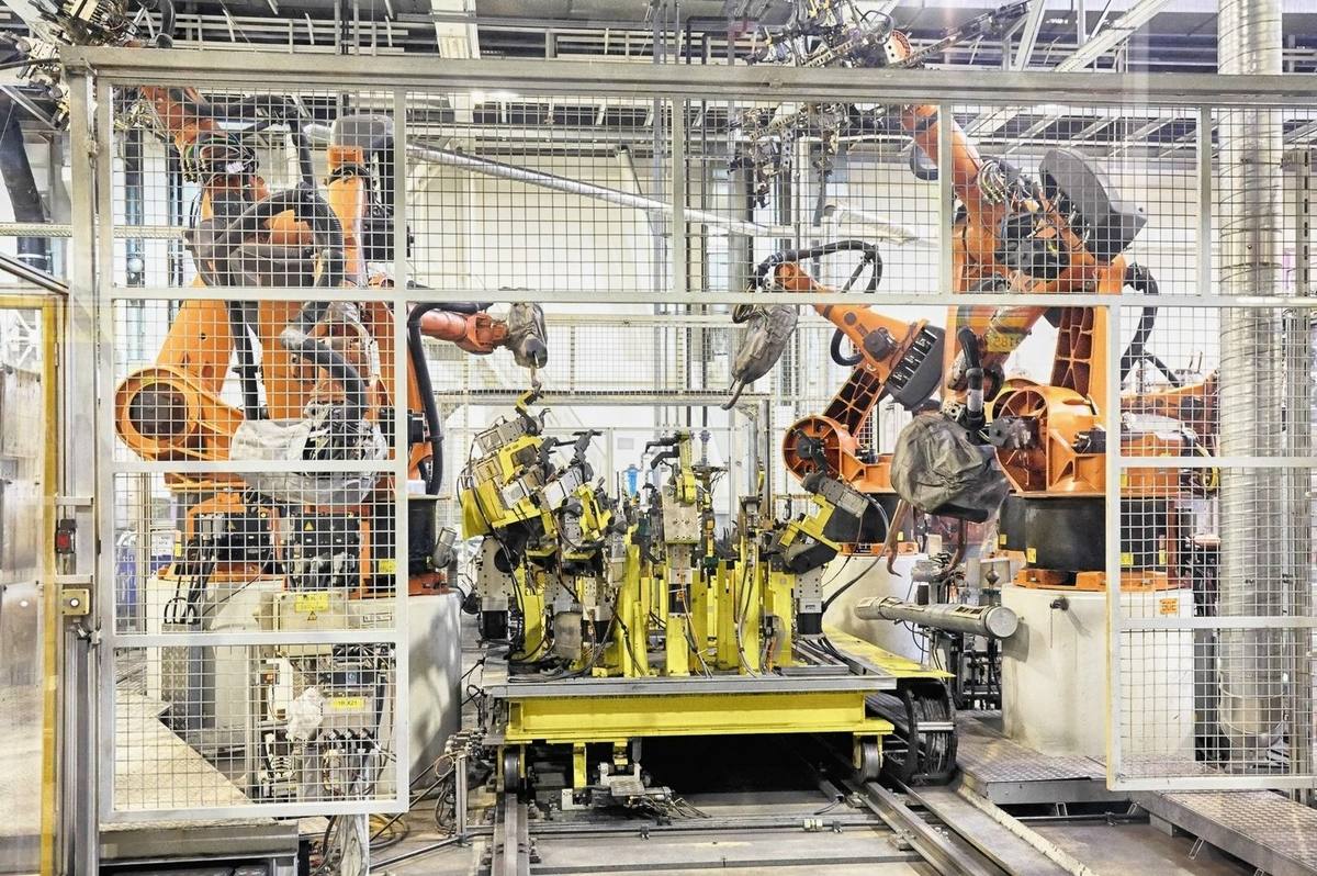 Manufacturing tooling and fixtures
